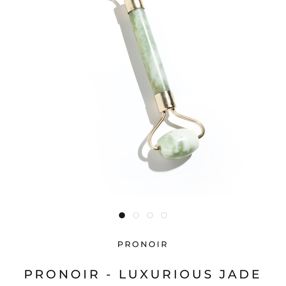 Jade Crystal face Roller by Pro Noir NEW in BOX - Picture 3 of 4